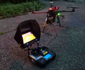 Drone et caméra thermique avec radiocommande