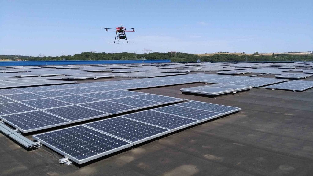 Drone pour inspection thermique de panneaux solaires