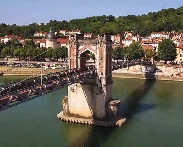 Insepction de passerelle par drone en ville