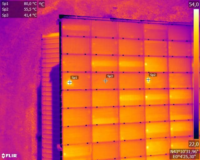 Hot spot 80°C sur des panneaux solaires défectueux
