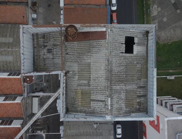Inspection zénithale par drone d'un bâtiment