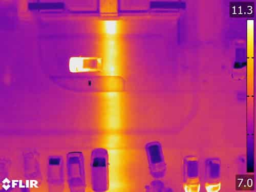 Thermogramme, canalisation, réseaux de chaleur sous une route