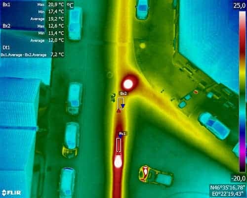 reduction-emission-carbonne-inspection-reseau thermogramme réseaux de chaleur à un croisement de deux rues