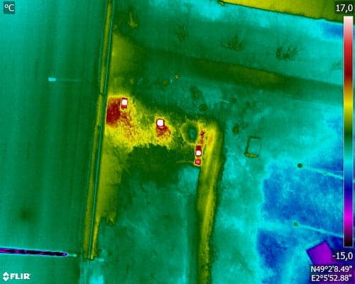 Thermogramme de plusieurs anomalies thermiques sur un réseau de chaleur