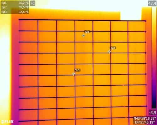 Diffrérentes anomalies repérées sur un ensemble de panneaux solaires